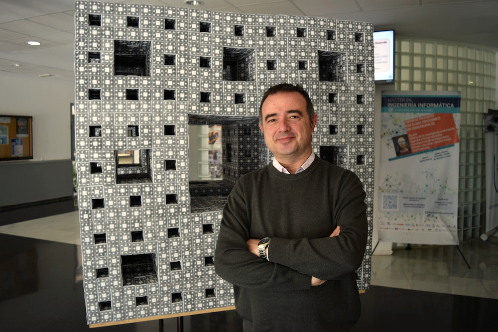 Enrique de Amo: «Tenemos gente que está a un nivel muy puntero en&nbsp;investigación»