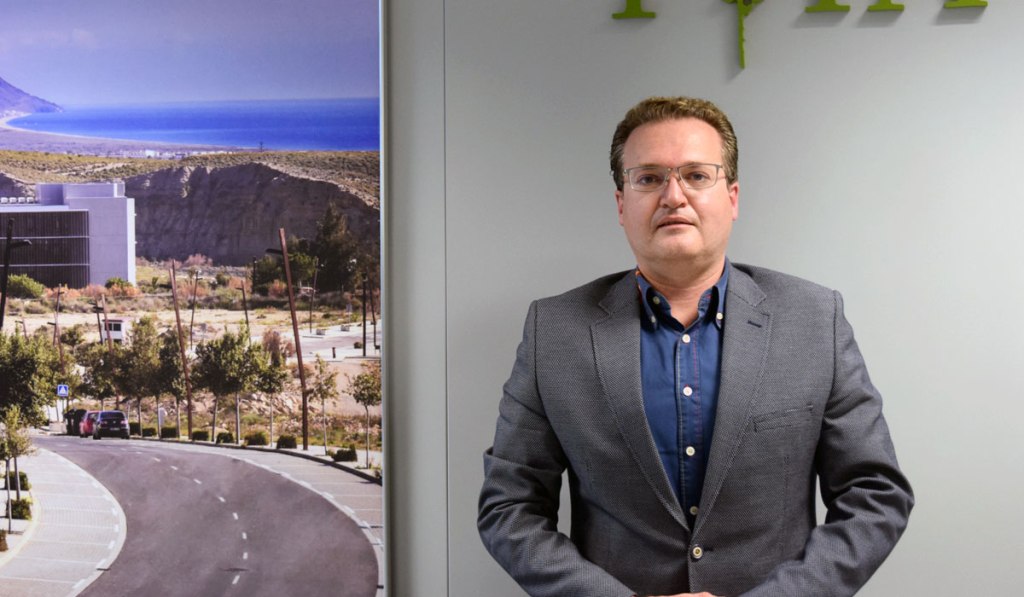 Diego Clemente, director general del Parque Científico-Tecnológico de Almería (PITA): “La digitalización y la transformación deben ser complementarias al agro o la piedra”