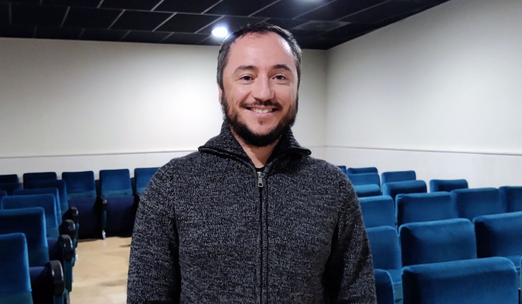 Ricardo Arqueros, actor: “El teatro profesional almeriense está luchando por&nbsp;respirar”