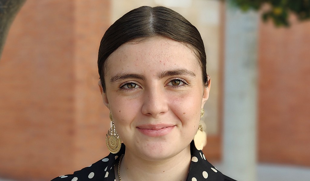 Celia Ortega, joven cantaora flamenca de Almería. Foto de Miguel Blanco / Foco Sur